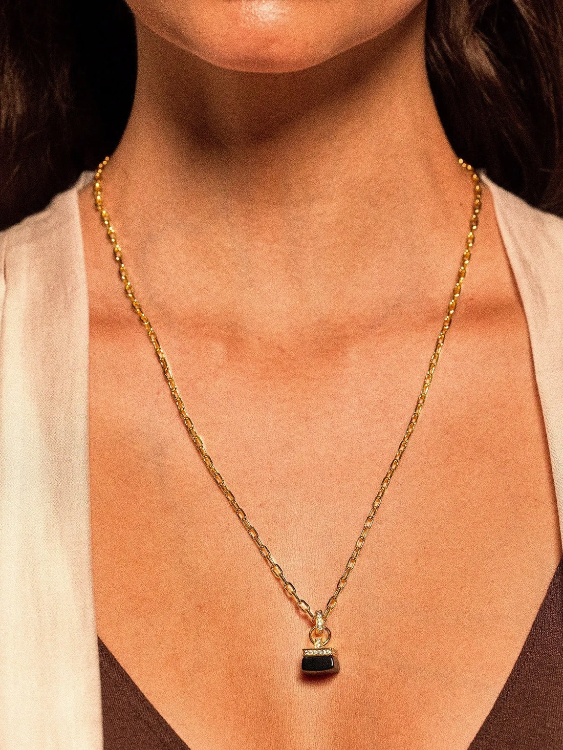 Bijoux de fêtes 2026 : les pièces à offrir et à s’offrir