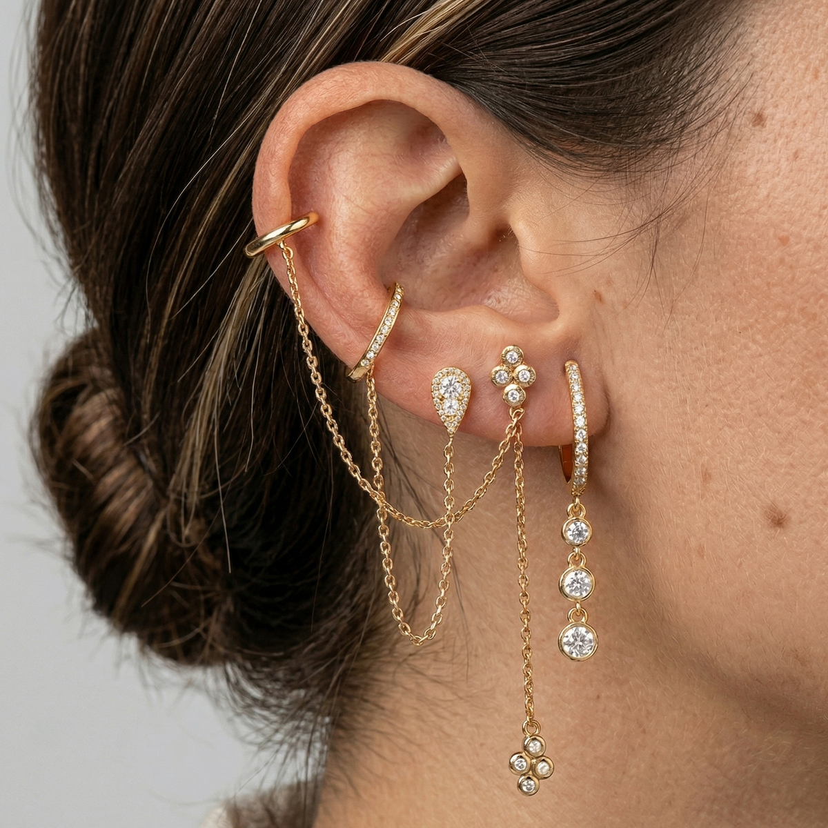 Lysoria – Boucles d'Oreilles Pendantes Dorées à Chaîne Fine en Acier Inoxydable
