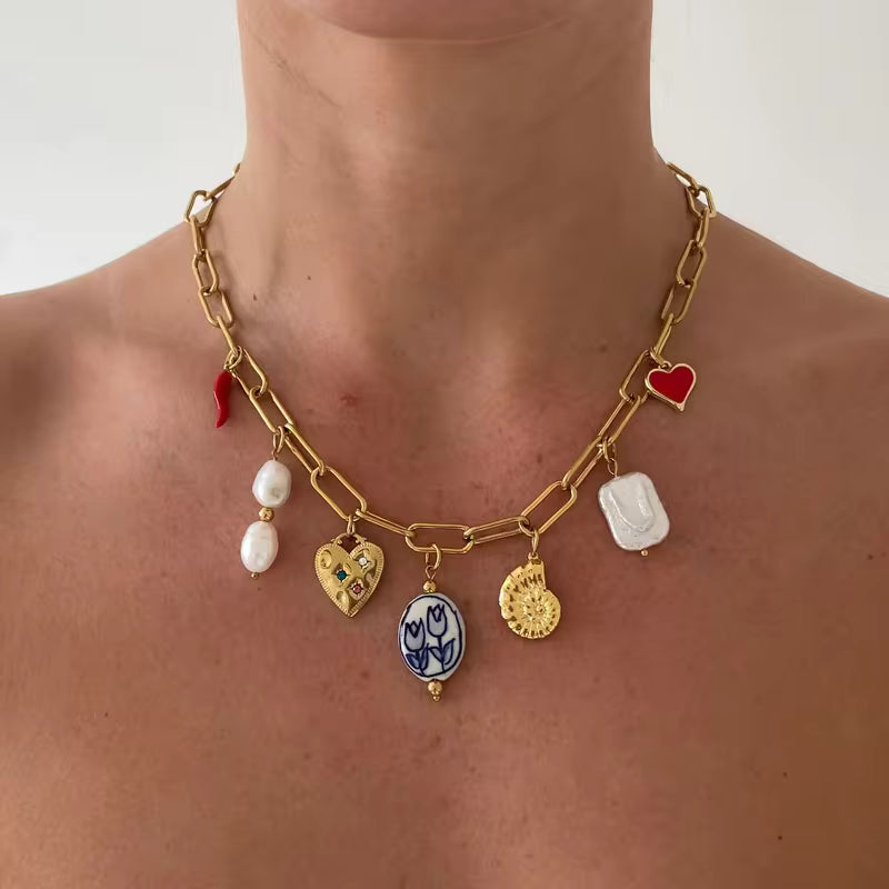 Collier Amora Chic & Perles — or jaune tendance 2026